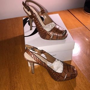 Sling back peep toes